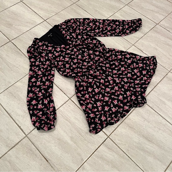 EXPRESS women Floral V-Neck Long Sleeve romper/size SP - Picture 10 of 12